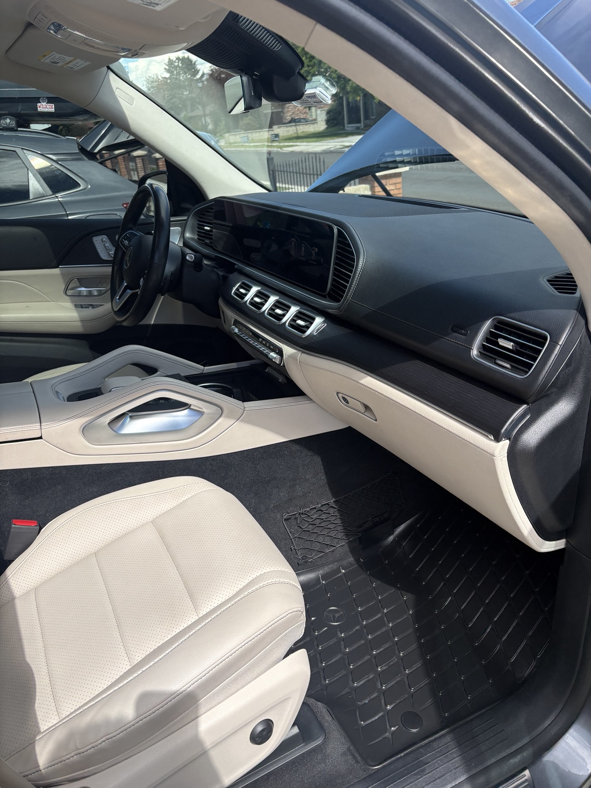 Clean Mercedes interior after detailing
